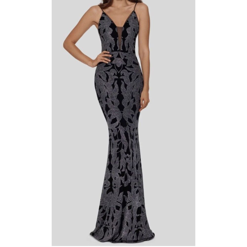 B&A by Betsy & Adam Sparkly Silver and Black Formal Baroque Evening Gown Dress